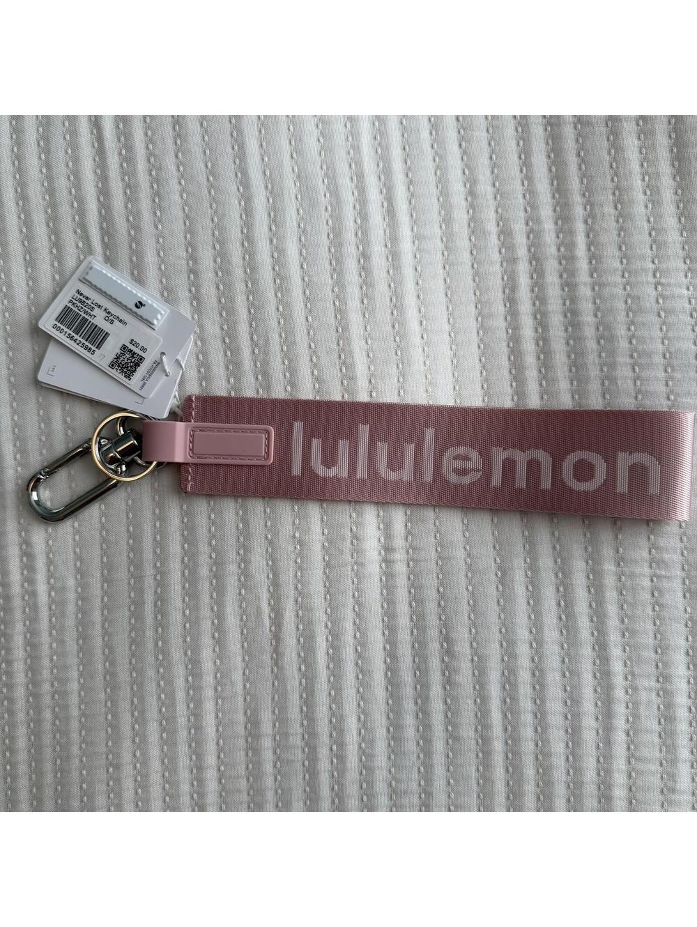 NWT Lululemon Never Lost Keychain Pink Haze/White - Picture 3 of 4